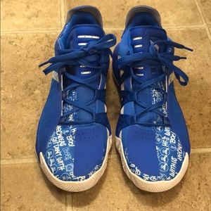 Dame 6 basketball shoes